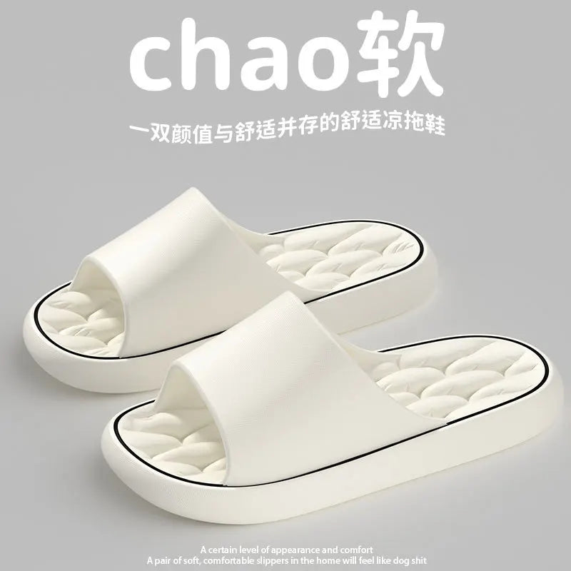 Chinelo Antiderrapante com Solado Vazado – Conforto e Segurança para Banheiro e Praia